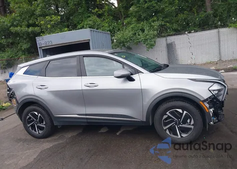 2023 Kia Sportage Hybrid Lx z USA, uszkodzony, nr VIN KNDPUCAGXP7030172